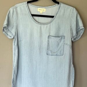 CLOTH & STONE Light Wash Chambray Short Sleeve Pocket Tee Shirt Size XS
